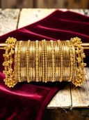Gold color option, Currently selected