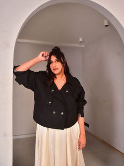 WHY SO BLUE - Black Zoey Short Blazer