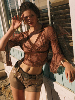 Cider - Mesh V-neck Paisley Middle Sleeve Crop Top