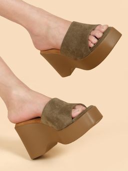 Flat n Heels - Women Green Wedges Heels