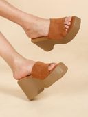 Brown color option, Currently selected