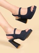 Navy Blue color option, Currently selected