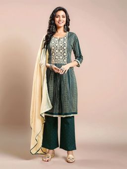 Gahan - Green Women's Pure Cotton Embroidered Kurta with Bottom and Dupatta (Set of 3)