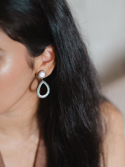Something Simple - Luminiscense Earrings
