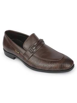 LIBERTY - Men Brown TPR Sole Loafers
