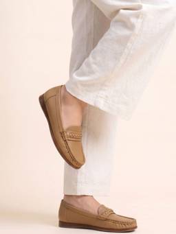 JODYHUB - Women Taupe Tpr Sole Loafers