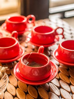 ExclusiveLane - Studio Pottery Ceramic Cup and Saucer In Red (Set of 6)