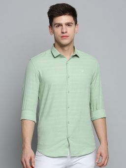 SHOWOFFFF - Mens Spread Collar Green Self Design Shirt