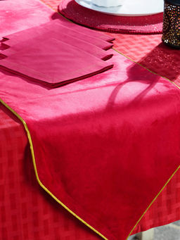 Maspar - Polyester Solid Table Set (Runner & Napkins) - Pink (4 Seater)