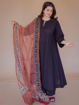 The Indian Ethnic Co. - Red Butti Bagru Kota Doria Cotton Dupatta