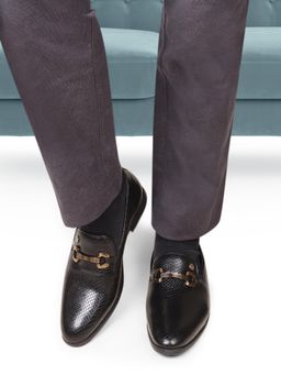 Carlton London - Men Black Textured Slip-On with Metallic Buckle Loafers