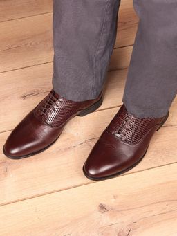 Carlton London - Men Brown Textured Quarter Oxford Shoes