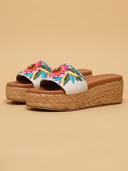 ERIDANI - Lily White Embroidered Wedges