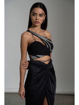 AMRTA- BY GUNEET KONDAL - Tikki Ti Black Embellished Crop Top