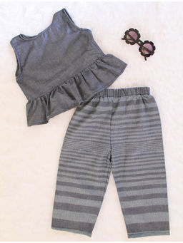 Woonie - This Woonie denim frill top with striped pattern pant-blue is a summer essential for your little girl. Tailored in the finest material, it features a round neck. Style it with fancy accessories to complete her look.