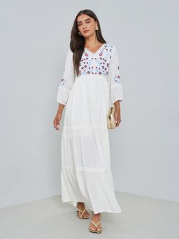 Styli - Women White Embroidered Three-Quarter Sleeves Tiered Maxi Dress
