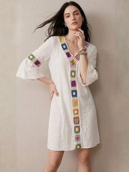 Outzidr - White Crochet V Neck Detail Dress