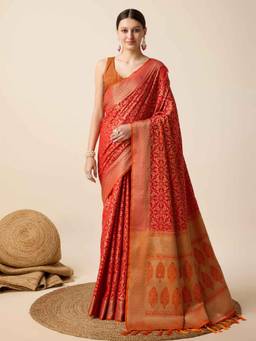 URBAN PALLU - Women Red Silk Blend Woven Saree