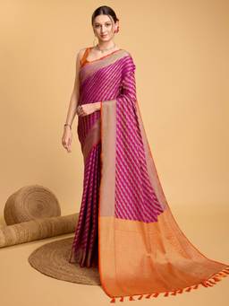 URBAN PALLU - Women Magenta Silk Blend Woven Saree