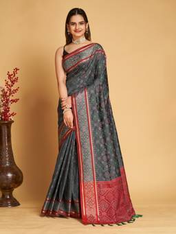 URBAN PALLU - Women Black Silk Blend Woven Saree