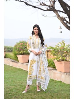 Mahee Jaipur - Yellow Cotton Self Design Kurta With Pant & Dupatta