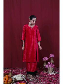 Rivaz Threads and Co - Pink Velvet Solid/Plain Kurta With Palazzo