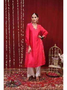 Rivaz Threads and Co - Magenta Silk Floral Kurta With Pant & Dupatta