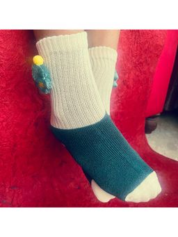Little Surprise Box - Cream & Green Christmas Tree 3D Pop Up Ankle Length Socks for Kids