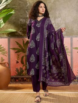 Vastramyaa - Women Purple Floral Printed Kurta with Pant and Dupatta