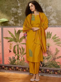 Vastramyaa - Women Mustard Geometric Printed Kurta with Pant and Dupatta
