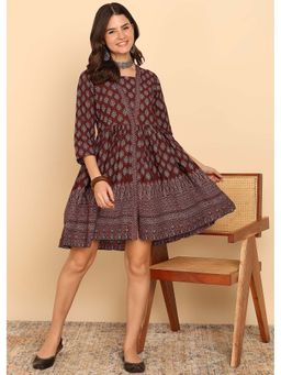 Vbuyz - Maroon Floral Printed Fit and Flare Stitched Dress