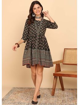 Vbuyz - Green Floral Printed Fit and Flare Stitched Dress