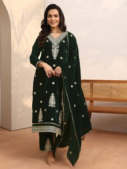Libas - Green Embroidered Velvet Straight Kurta And Pant With Dupatta