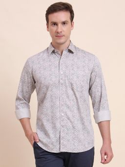 JadeBlue - Men Pink Pure Cotton Printed Tailored Fit Shirt