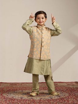 Manyavar - Green Cotton Embroidered Mandarin Collar Kurta Jacket Pyjama (Set of 3)
