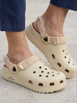 Carlton London - Men Beige Adjustable All-Terrain Comfort Clogs