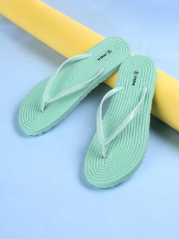max - Women Green Flipflops