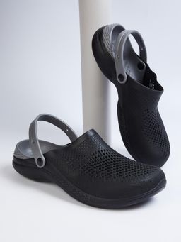 max - Men Black Perforations Clogs