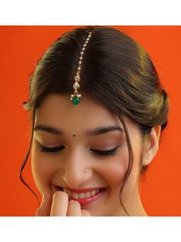 Ruby Raang Studio - Hara Tikka Green Kundan Stone Maang Tikka