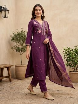 Koskii - Women Wine Floral Embroidered Kurta with Pant and Dupatta