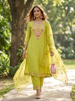 Koskii - Women Green Floral Thread Work Kurta with Pant and Dupatta
