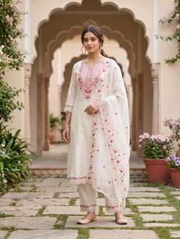 Koskii - Women Off White Floral Thread Work Kurta with Pant and Dupatta