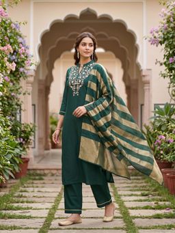 Koskii - Women Green Floral Embroidered Kurta with Pant and Dupatta