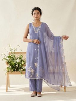 Koskii - Women Lavender Embroidered Thread Work Kurta with Pant and Dupatta