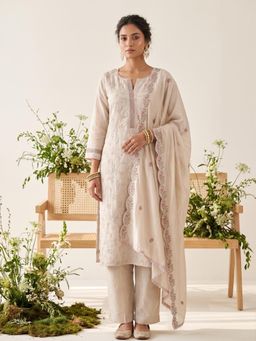Koskii - Women Grey Embroidered Thread Work Kurta with Pant and Dupatta
