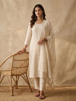 Koskii - Women Cream Embroidered Thread Work Kurta with Pant and Dupatta