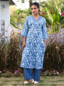 ARAMYA - Women Blue Floral Printed Kurta with Pant