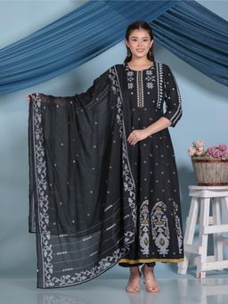 ARAMYA - Women Black Geometric Printed Kurta with Pant and Dupatta