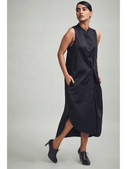 dash and dot - Black Button Pleat Midi Dress