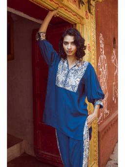 dash and dot - Teal Embroidered Teal Top